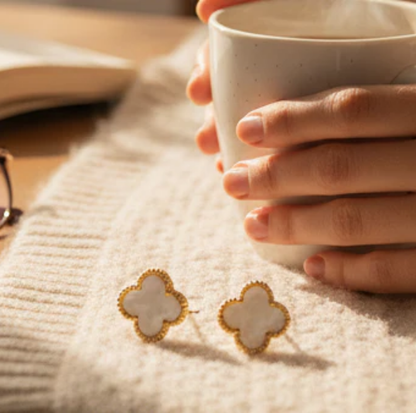 Dört Yapraklı Yonca Küpe (Beyaz)