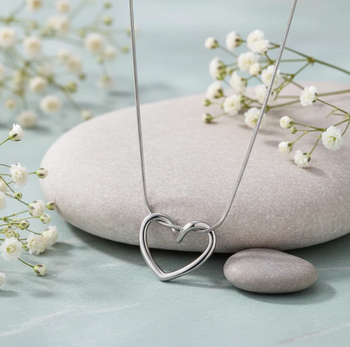 Kalp Şeklinde Kolye (Gri)
