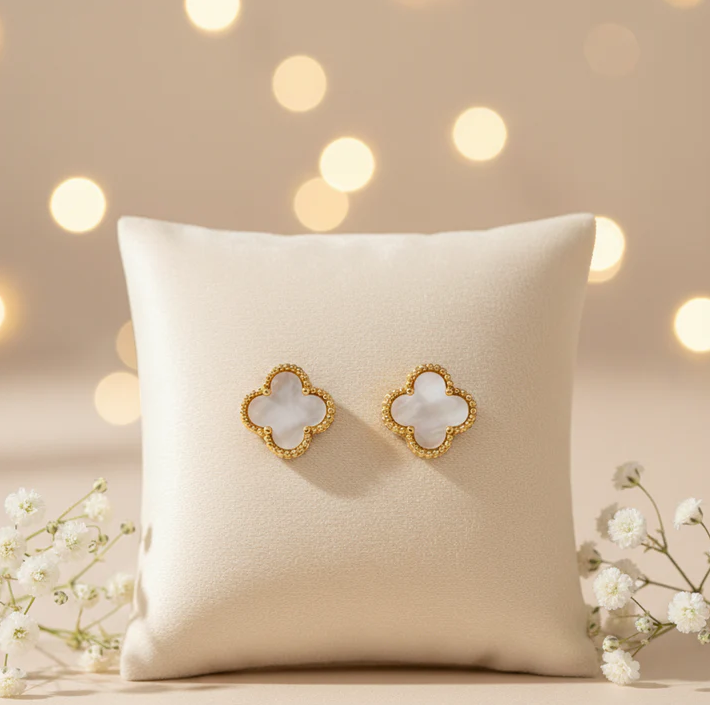 Dört Yapraklı Yonca Küpe (Beyaz)